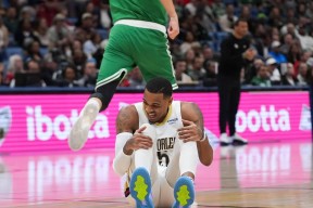 九游体育官网-穆雷迎来二十赛季高光表现，C9球迷沸腾！-九游体育官网